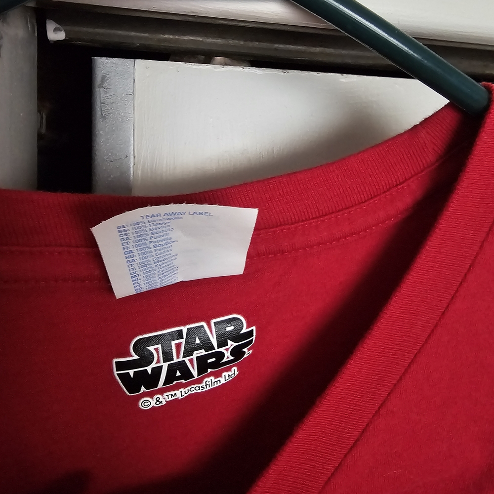 Star Wars Red Holiday T-Shirt - Picture 2 of 3